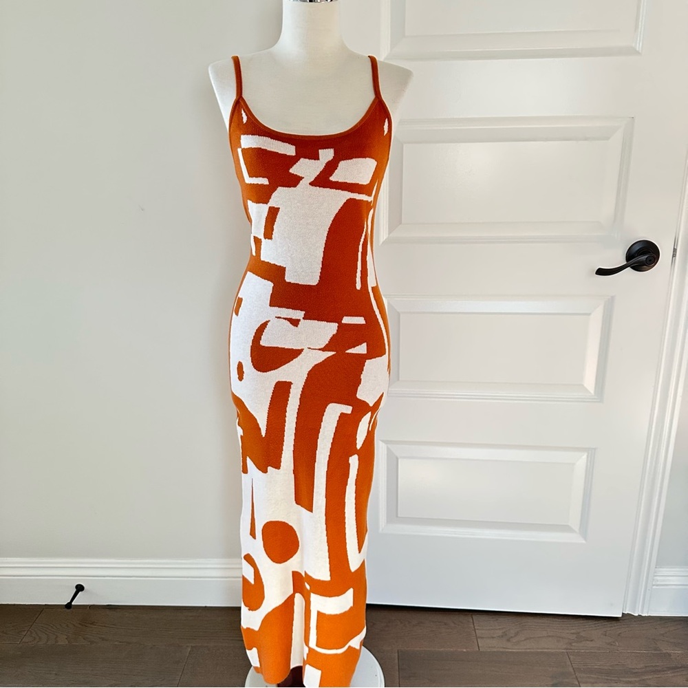 Sleeveless Orange and White Abstract Midi Dress - Picture 4 of 10